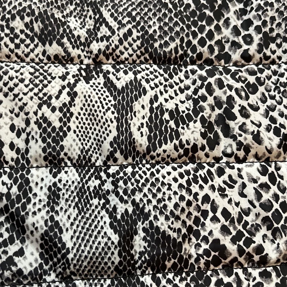 Michael Kors Puffer Vest black and white snakeskin zip up size XS - Picture 7 of 9
